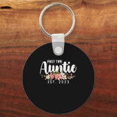First Time Aunt Est 2023 Flowers Sleutelhanger (Voorkant)
