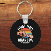First Time Grandpa Est 2026 Baby Announcement Grea Sleutelhanger (Voorkant)