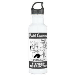 Fitness instructeur of fitness coach waterfles