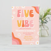 Five est une invitation d'anniversaire vibe | SUPE (Debout devant)
