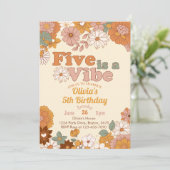 Five est une vibe Floral 5th Birthday Invitation (Debout devant)