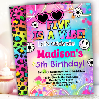 Five is een Vibe 5th Birthday uitnodiging voor mei