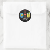 Fizzics Funny Fizzy Cola Drink Pun Dark BG Ronde Sticker (Tas)