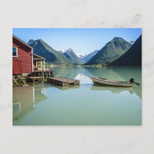 Fjord-landschap met botenhuis en bergen briefkaart (Voorkant)