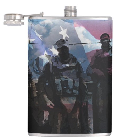 Flacon à thème de combat militaire (Ouvert)