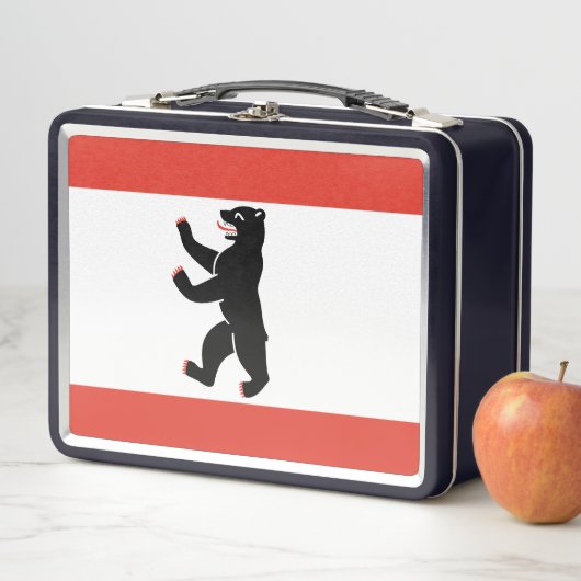 Flag of Berlin Metal Lunch Box (En situation)