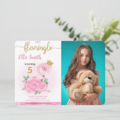 Flamant rose Anniversaire Photo Invitation (Debout devant)