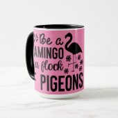 Flamant rose En Foule De Pigeons Mug (Devant gauche)