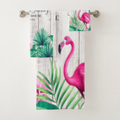 Flamant rose floral tropical rose Nom de famille P (En situation)