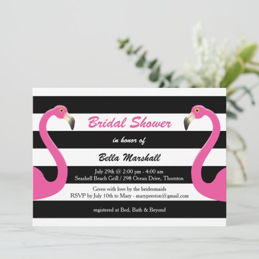 Flamant rose tendance Invitation de douche nuptial (Debout devant)