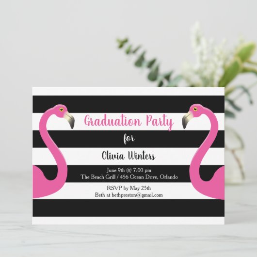 Flamant rose tendance Invitation de graduation (Debout devant)