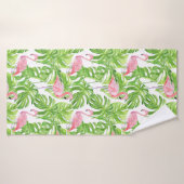 Flamants roses roses en feuillage tropical sur bla (Serviette de bain)