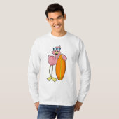Flamingo als Surfer met Surfboard.PNG T-shirt (Voorkant volledig)