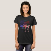 Flamingo American Flag Firework Independence Day T-shirt (Voorkant volledig)