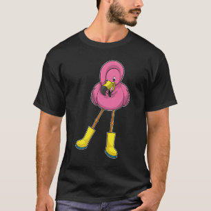Flamingo bij regenen met rubberlaarzen t-shirt