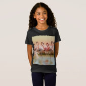 Flamingo Bliss - Een vleugje tropische elegantie T-shirt (Voorkant volledig)