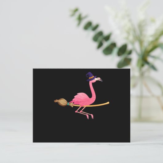 Flamingo | Funny Flamingo Witch Halloween Aankondigingskaart (Staand voorkant)