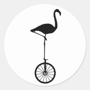 Flamingo op een wiel eigenzinnig silhouet ronde sticker