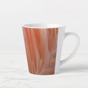 Flamingo-veren in roze tinten latte mok