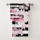 Flamingo Vibes Only Black & White Stripe Flamingo Bad Handdoek (Insitu)