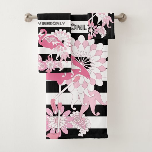 Flamingo Vibes Only Black & White Stripe Flamingo Bad Handdoek (Insitu)