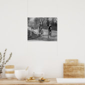 Flapper Girls Riding Bicycles, 1925.  foto Poster (Keuken)