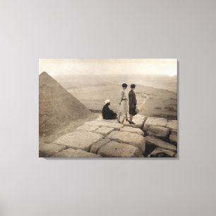 Flapper Girls Sunrise Khufu Pyramid, Egypte 1920 Canvas Afdruk