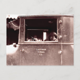 Flapper in Eastman Kodak Car - , jaren 20 Briefkaart