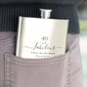 Flasque 40 fabuleux script monogramme de 40e anniversaire (En situation)