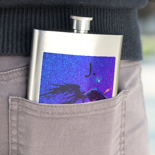 Flasque Chiffre à ailes foncées volant à travers l'espace (En situation)