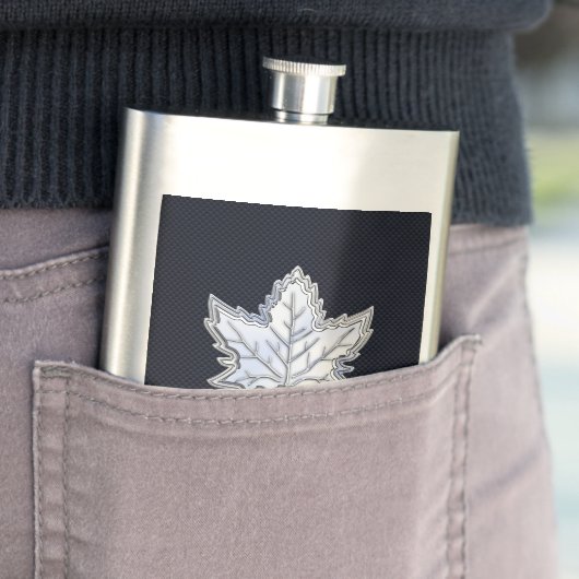 Flasque Chrome comme feuille d'érable sur le style de fibr (En situation)