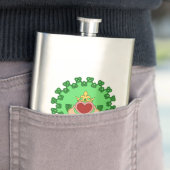 Flasque Claddagh et Green Knotwork (En situation)