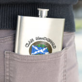 Flasque Clan MacDonald Tartan & Drapeau (En situation)