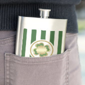 Flasque Classy chic or chanceux shamrock rayures vertes (En situation)