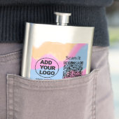 Flasque Code QR minimal simple ajouter un logo scanner nom (En situation)
