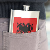 Flasque Drapeau de l'Albanie (En situation)