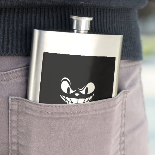 Flasque Face monstre sombre (En situation)