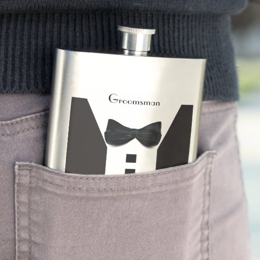 Flasque Groomsman Tuxedo 🎩 Élégante Bling (En situation)