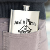 Flasque Juste un pirate chassant le butin - visage noir (En situation)