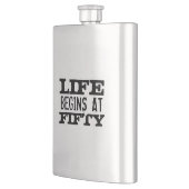 Flasque La vie commence à 50 amusant 50e anniversaire flac (Gauche)