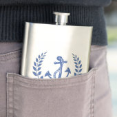 Flasque Laurel Wreath avec Ancre nautique (En situation)