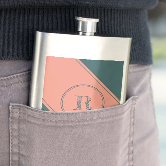 Flasque Lettre initiale du rectangle géométrique à double  (En situation)