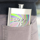 Flasque Love Is Love Fierté  (En situation)
