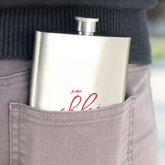 Flasque Love "Your Name" Red Typography Classic Flask (En situation)