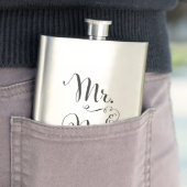 Flasque M. et Mme Fancy Script Flask (En situation)