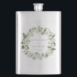 Flasque Mariage personnalisé Snowberry & Eucalyptus Wreath<br><div class="desc">Une fiole de hip élégante et personnalisée pour les célébrations/faveurs/conservsakes mariages. Doté de baies de neige peintes à la main et d'eucalyptus disposés en une belle couronne botanique. Tout le texte est entièrement modifiable de sorte que vous pouvez facilement modifier le message et modifier le style/la couleur/la taille/le placement de...</div>