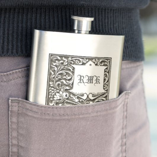 Flasque Monogramme des rouleaux Vintages gravés (En situation)