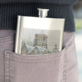 Flasque Père Noël ancienne avec enfants devant une église (En situation)