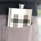 Flasque Pherson tartan noir blanc plaid (En situation)