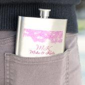 Flasque rose ajouter nom de couple date monogramme parties (En situation)